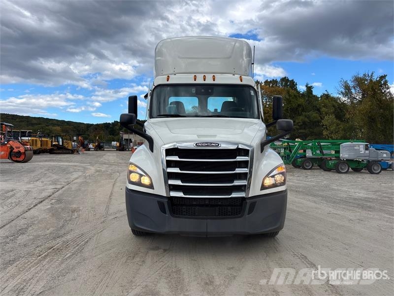 Freightliner Cascadia 126 Влекачи