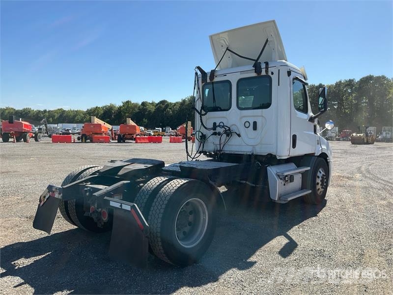 Freightliner Cascadia 116 Tahače