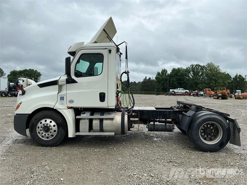 Freightliner Cascadia 126 Vetopöytäautot