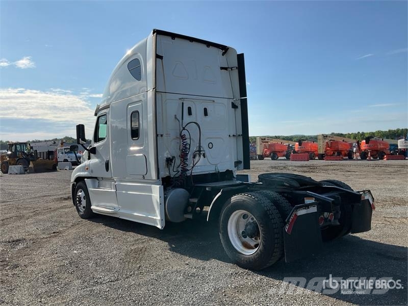 Freightliner Cascadia 125 Truck Tractor Units