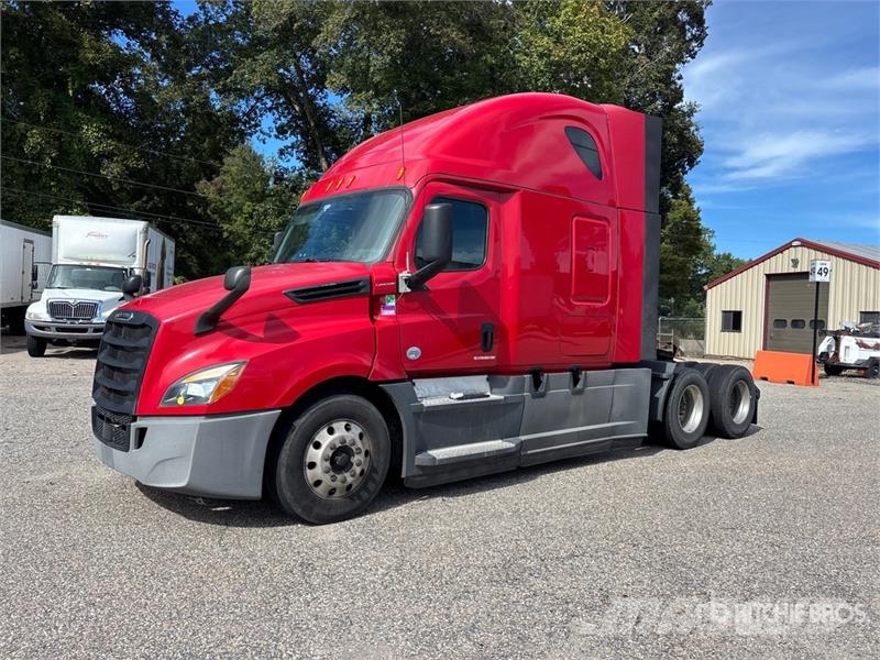 Freightliner Cascadia 126 6x4 T/A Sleeper Truck Tractor Trekkers