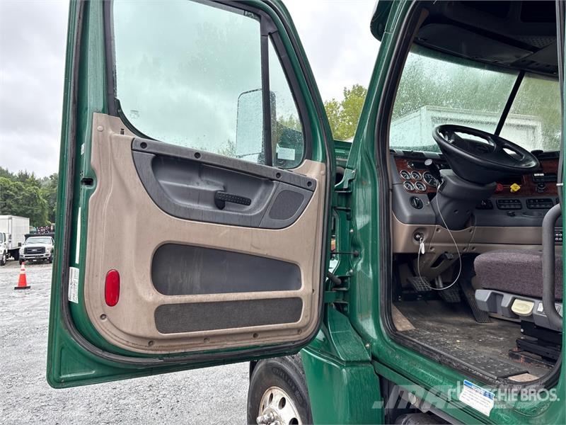 Freightliner Cascadia 125 Vlačilci