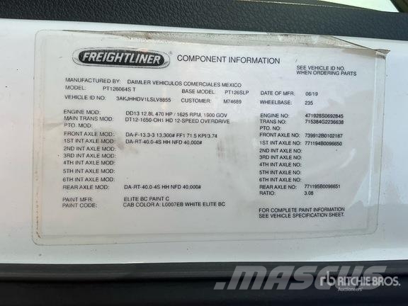 Freightliner Cascadia 126 6x4 T/A Sleeper Truck Tractor Vilcēji