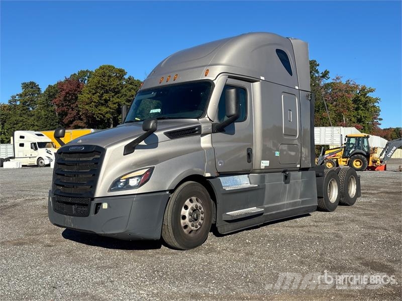 Freightliner Cascadia 126 6x4 T/A Sleeper Truck Tractor Cavalos mecânicos