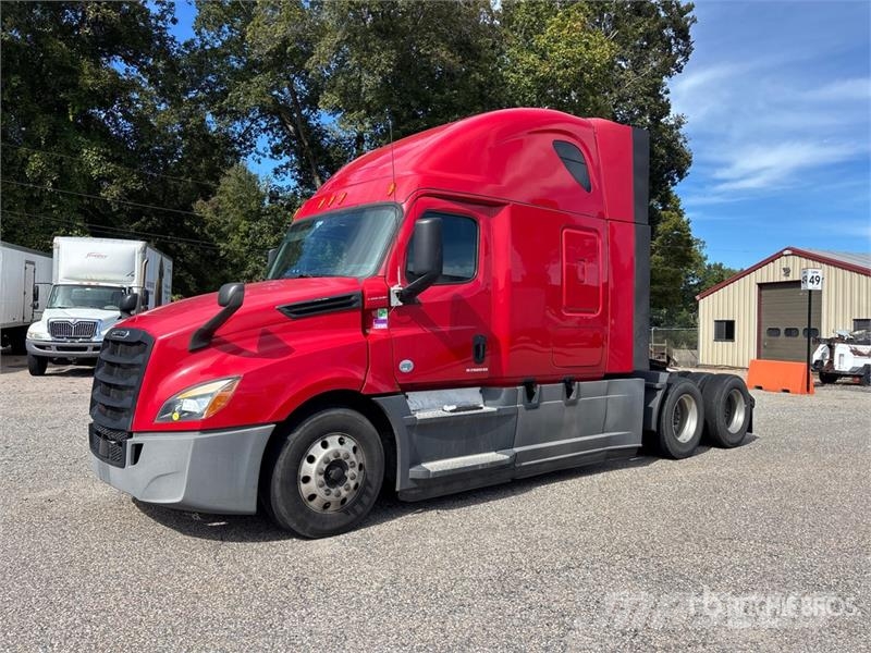 Freightliner Cascadia 126 6x4 T/A Sleeper Truck Tractor Trekkers