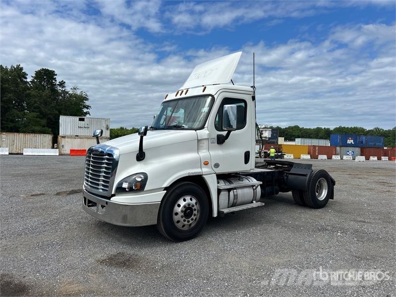 Freightliner Cascadia 125 Vilcēji