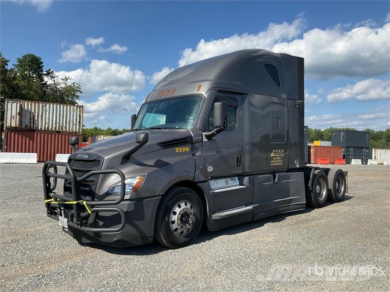 Freightliner Cascadia 126 T/A Sleeper Truck Tractor Dragbilar