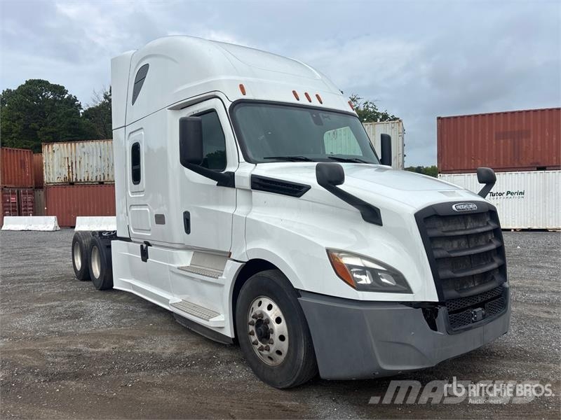 Freightliner Cascadia 126 6x4 T/A Sleeper Truck Tractor Седельные тягачи
