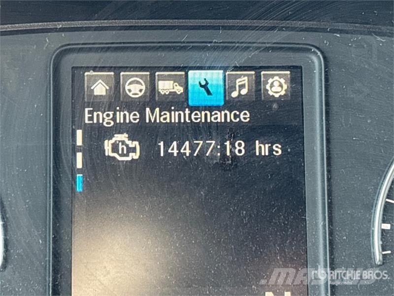 Freightliner Cascadia 126 6x4 T/A Sleeper Truck Tractor Cavalos mecânicos