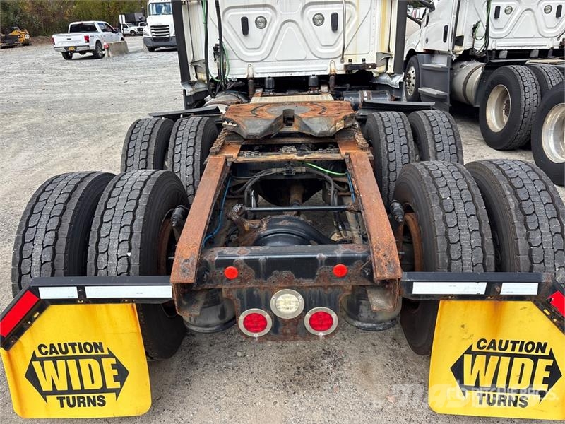 Freightliner Cascadia 126 Tractor Units