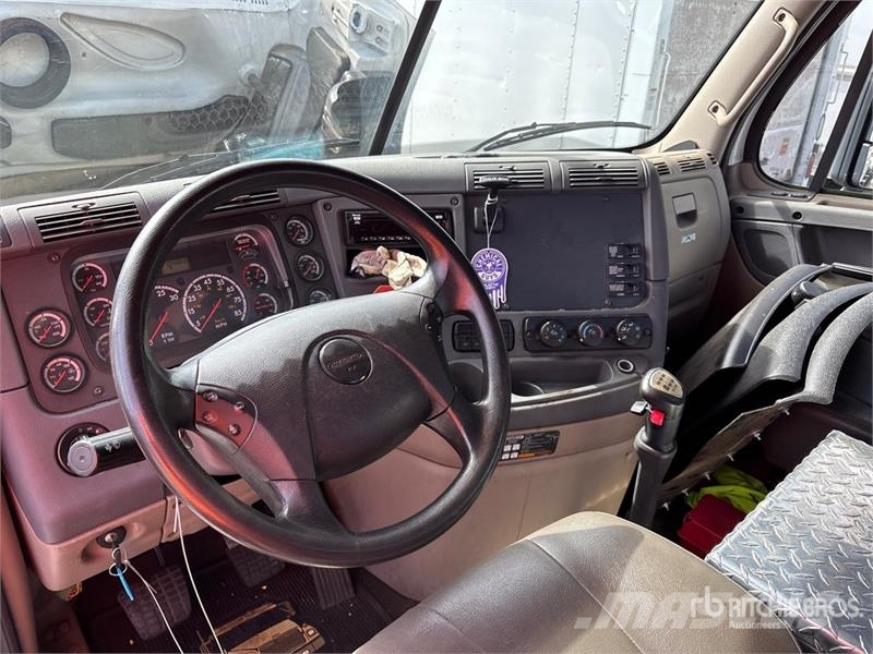 Freightliner Cascadia 125 Sadulveokid