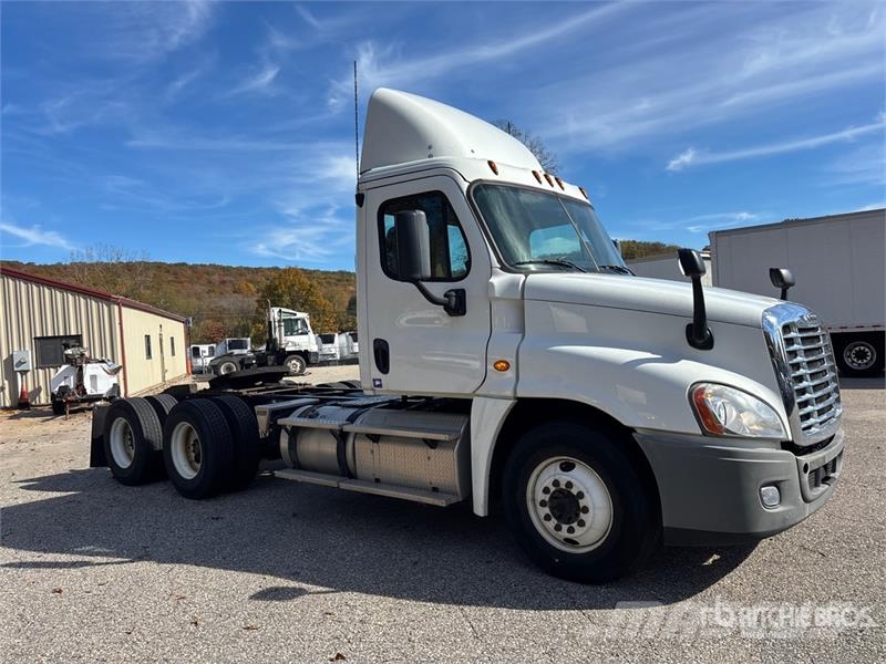 Freightliner Cascadia 125 Autotractoare