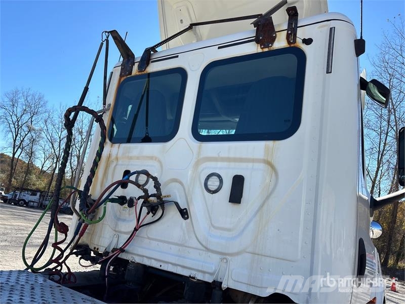 Freightliner Cascadia 116 Trekkers