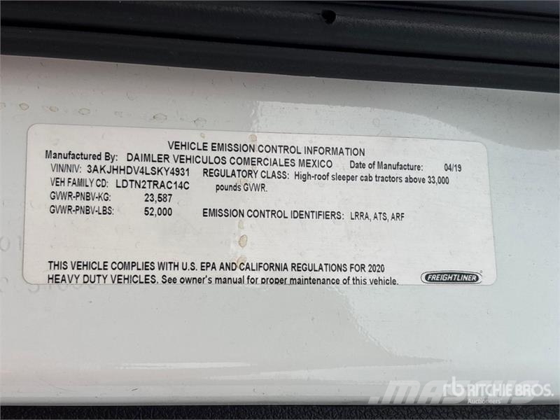 Freightliner Cascadia 126 6x4 T/A Sleeper Truck Tractor Cabezas tractoras