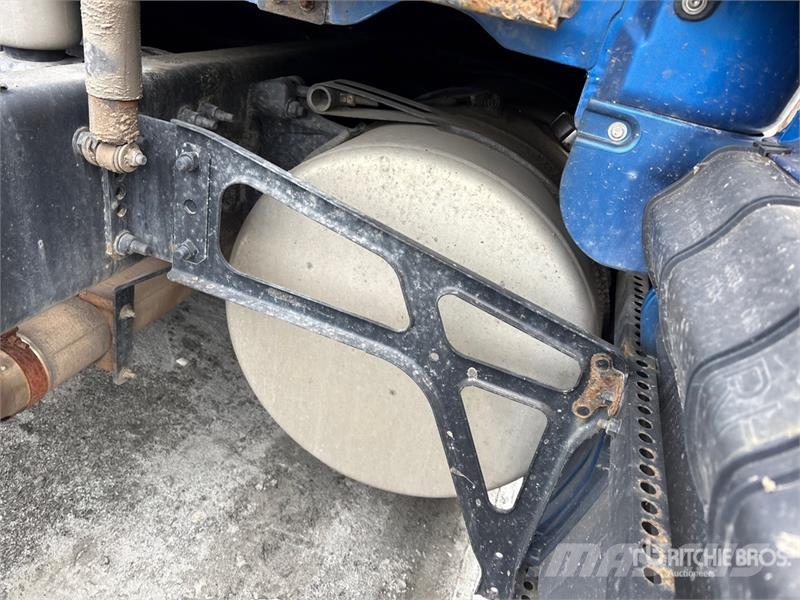 Freightliner Cascadia 126 6x4 T/A Sleeper Truck Tractor Tractores (camiões)