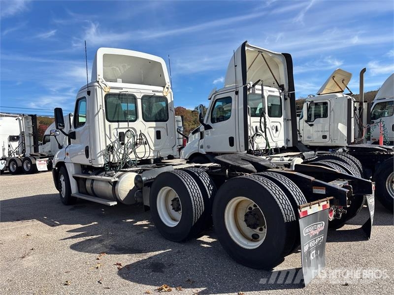 Freightliner Cascadia 125 Autotractoare