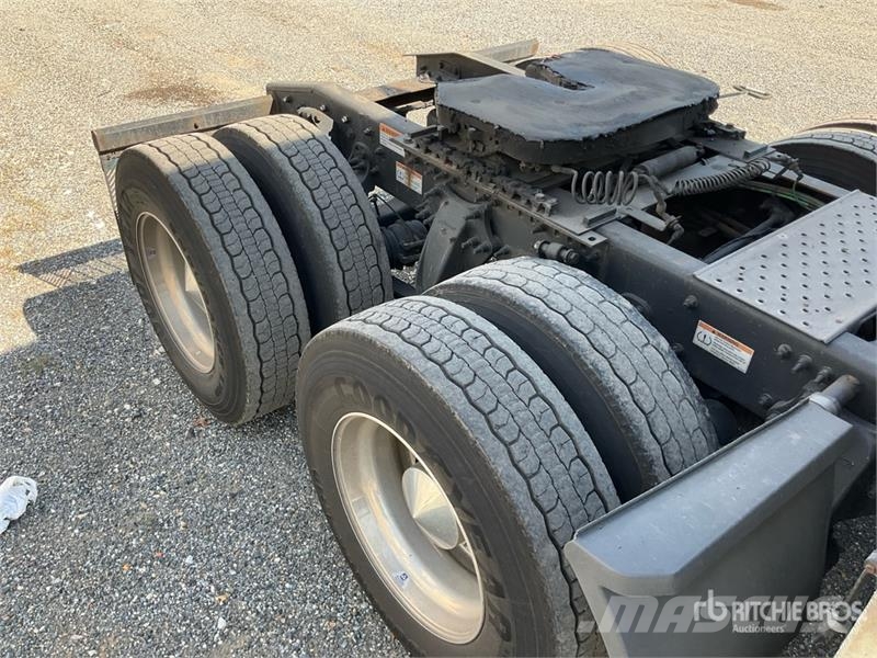 Freightliner Cascadia 126 T/A Sleeper Truck Tractor Dragbilar
