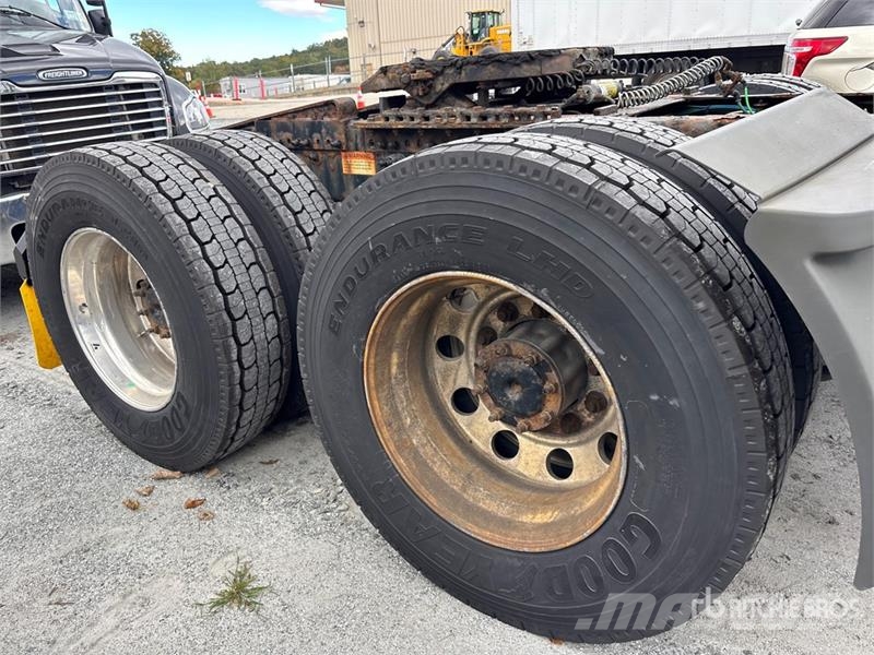 Freightliner Cascadia 126 Влекачи