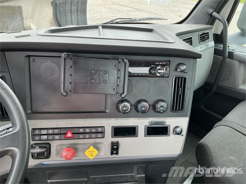 Freightliner Cascadia 126 وحدات الجر