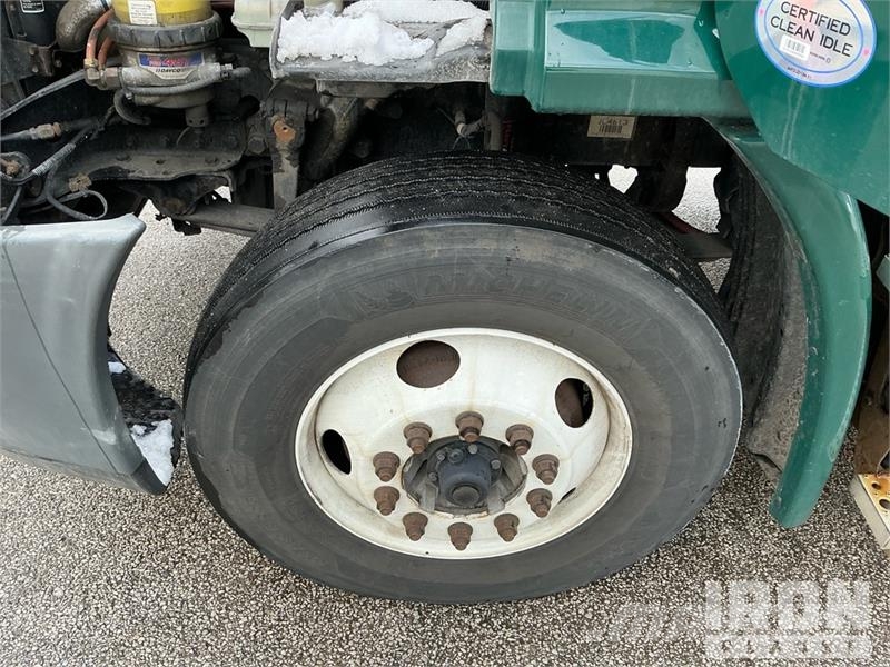 Freightliner Cascadia 113 Truck Tractor Units