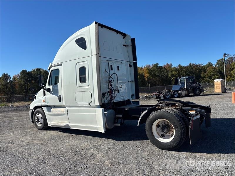 Freightliner Cascadia 125 Vilcēji