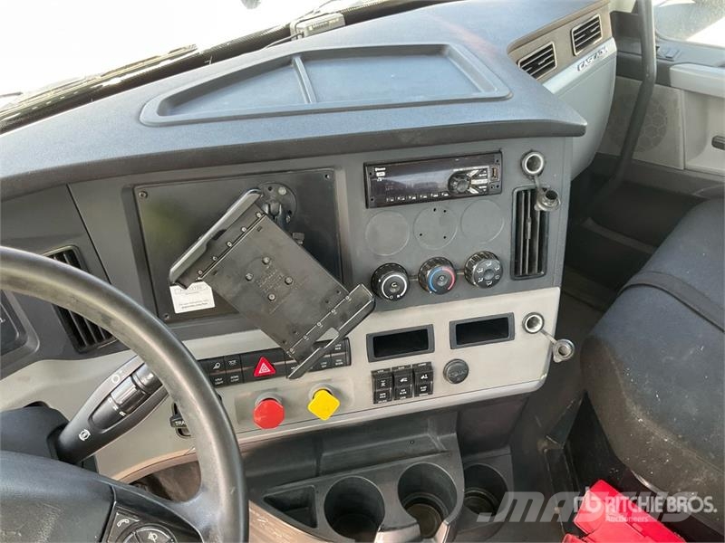 Freightliner Cascadia 126 Vetopöytäautot