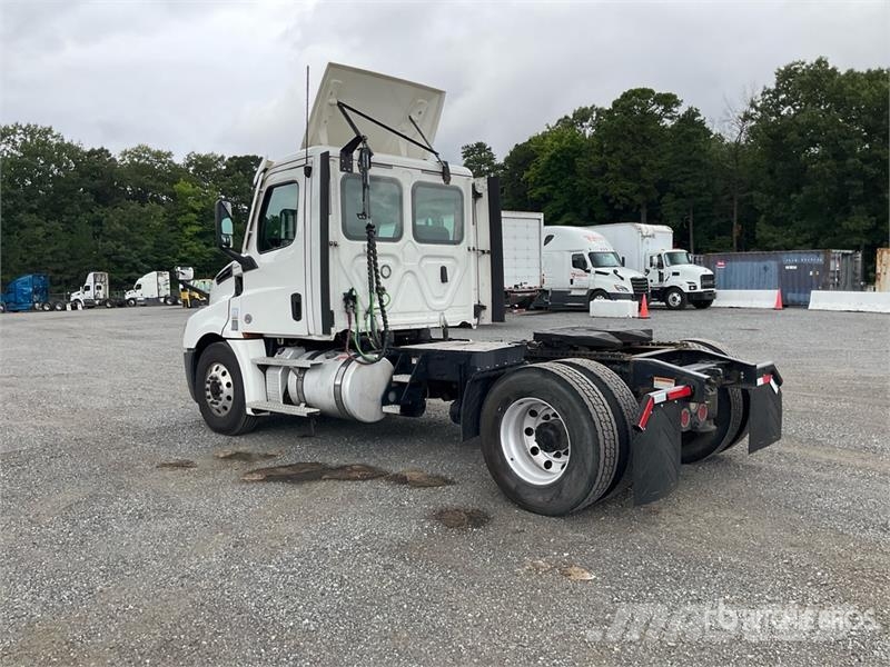 Freightliner Cascadia 126 Prime Movers