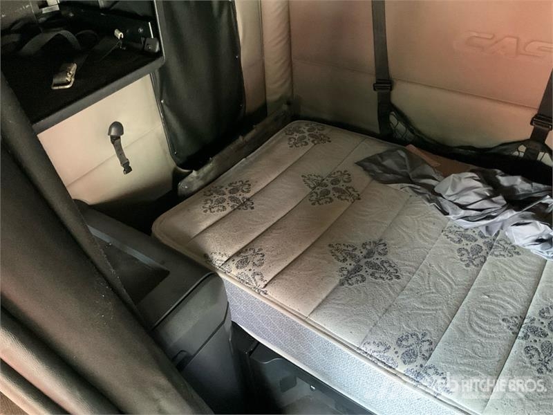 Freightliner Cascadia 126 6x4 T/A Sleeper Truck Tractor (Inoper Седельные тягачи
