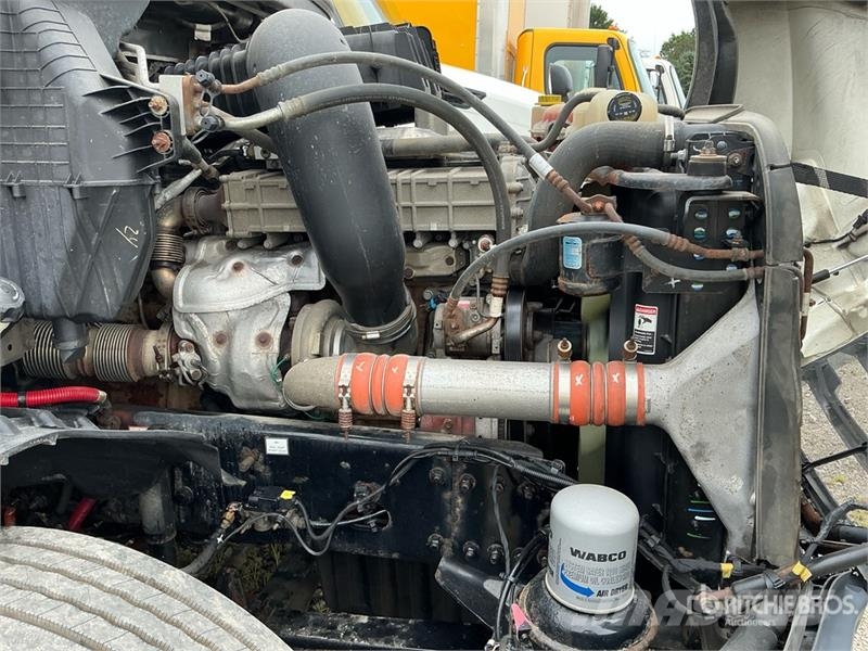 Freightliner Cascadia 126 Vetopöytäautot