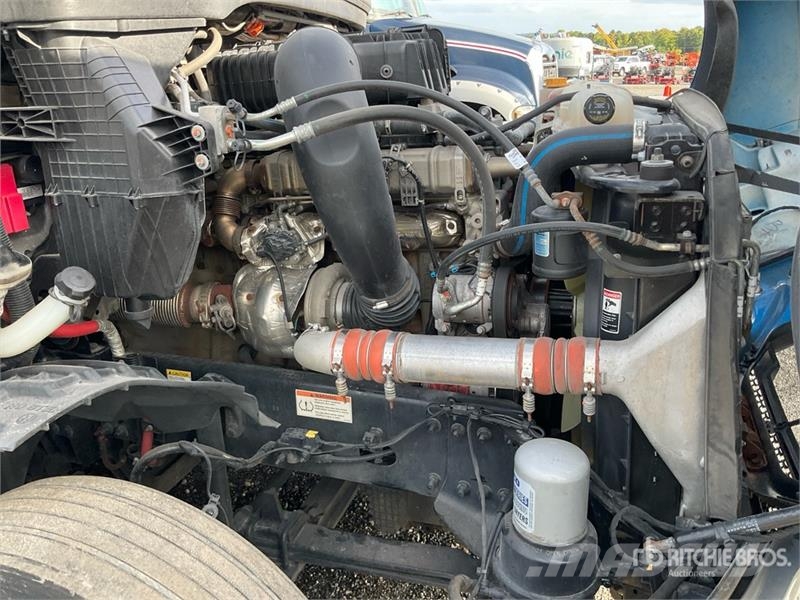 Freightliner Cascadia 126 6x4 T/A Sleeper Truck Tractor Motrici e Trattori Stradali