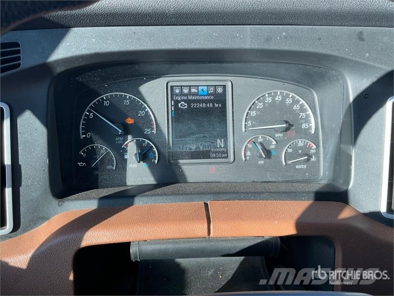 Freightliner Cascadia 126 T/A Sleeper Truck Tractor Nyergesvontatók