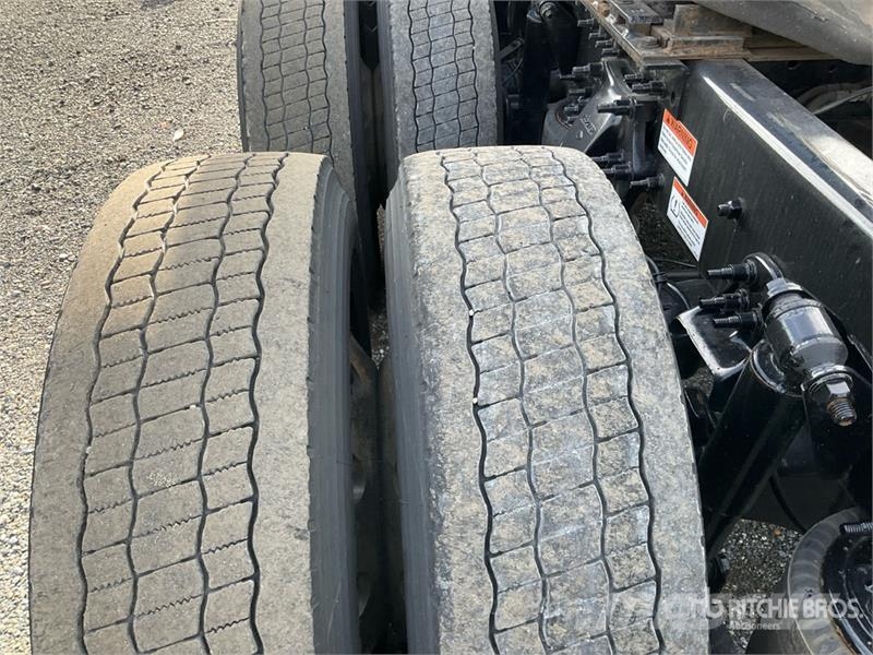 Freightliner Cascadia 126 6x4 T/A Sleeper Truck Tractor Motrici e Trattori Stradali