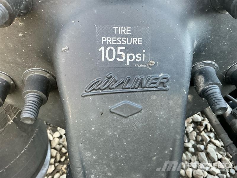 Freightliner Cascadia 126 6x4 T/A Sleeper Truck Tractor Vilcēji
