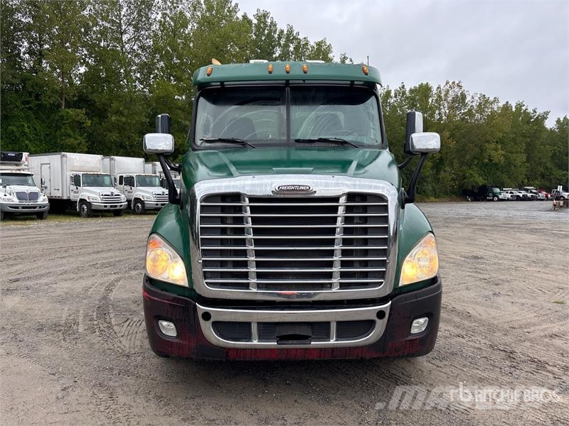 Freightliner Cascadia 125 Vlačilci