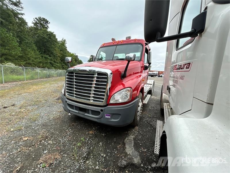 Freightliner Cascadia 125 Tractor Units