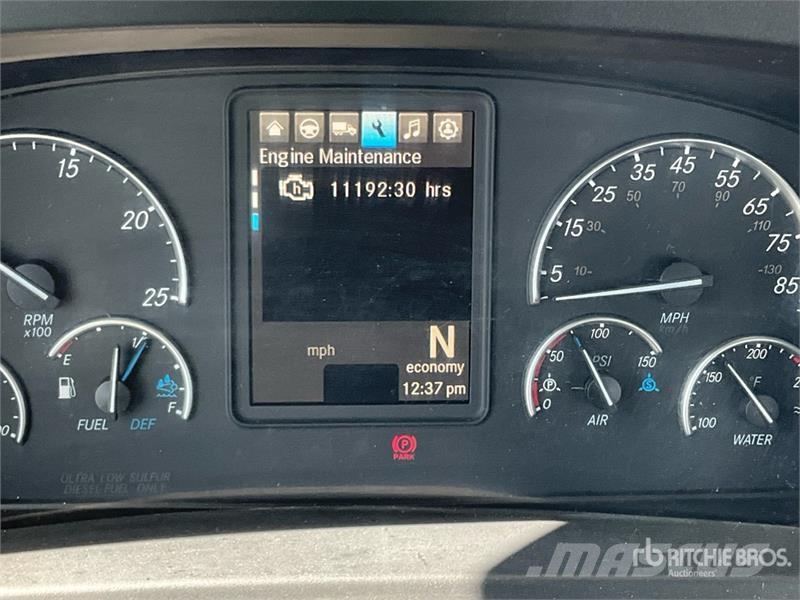 Freightliner Cascadia 126 Vetopöytäautot
