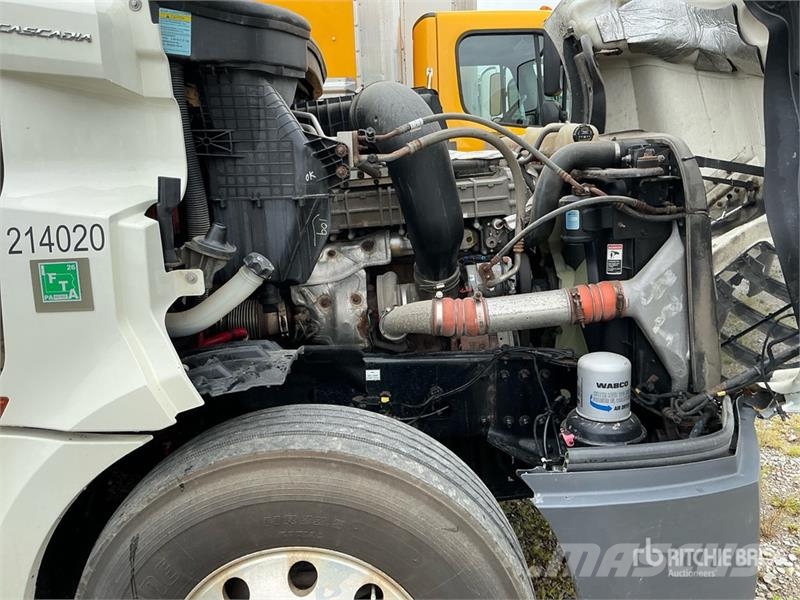 Freightliner Cascadia 126 Vetopöytäautot