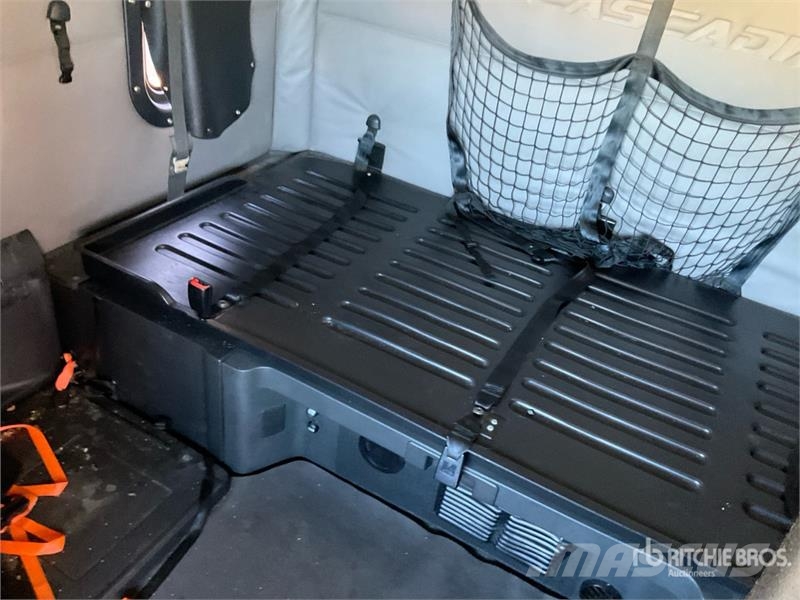 Freightliner Cascadia 126 6x4 T/A Sleeper Truck Tractor Тягачі