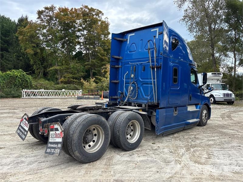 Freightliner Cascadia 126 6x4 T/A Sleeper Truck Tractor Tractores (camiões)