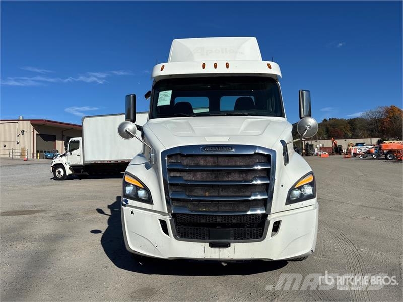Freightliner Cascadia 116 Trekkers
