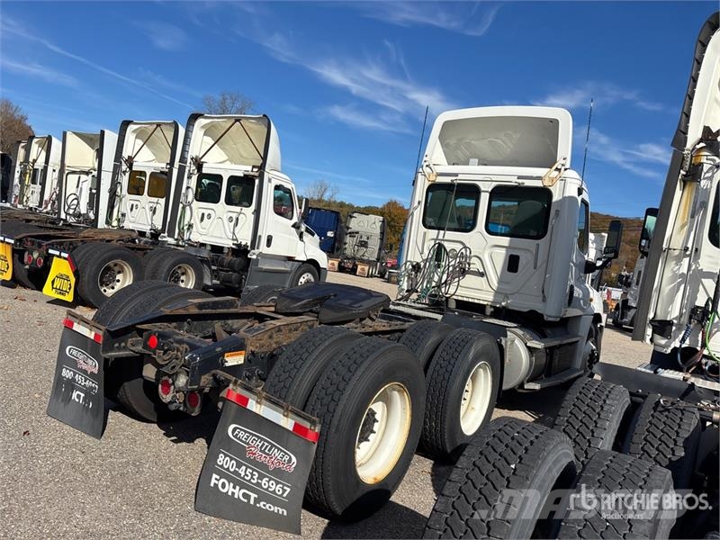 Freightliner Cascadia 125 Autotractoare