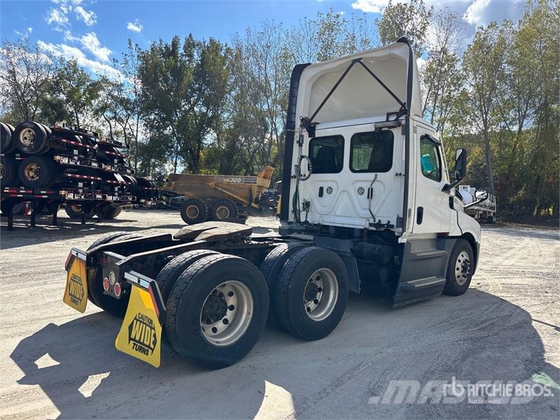 Freightliner Cascadia 126 Влекачи