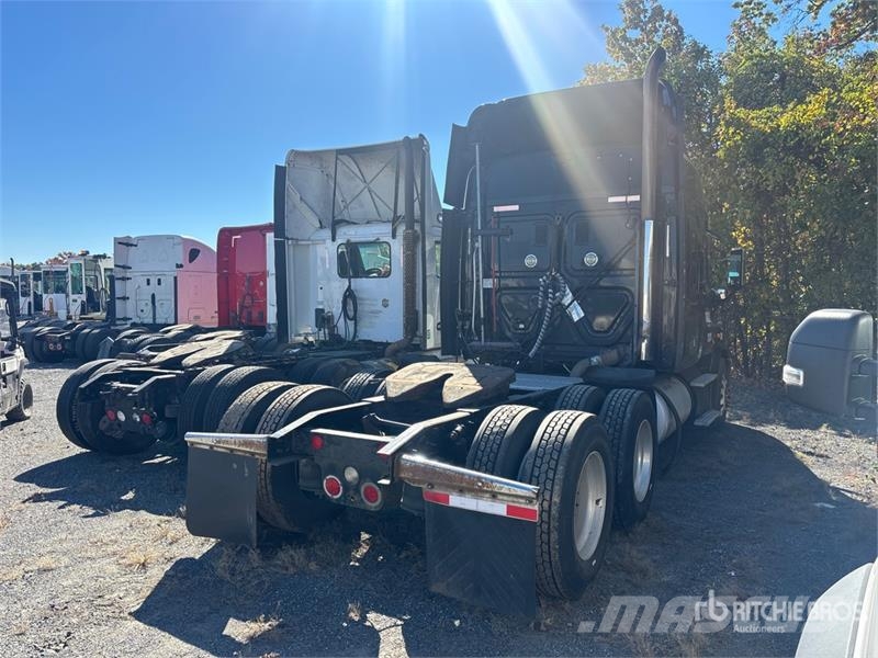 Freightliner Cascadia 125 Trekkers
