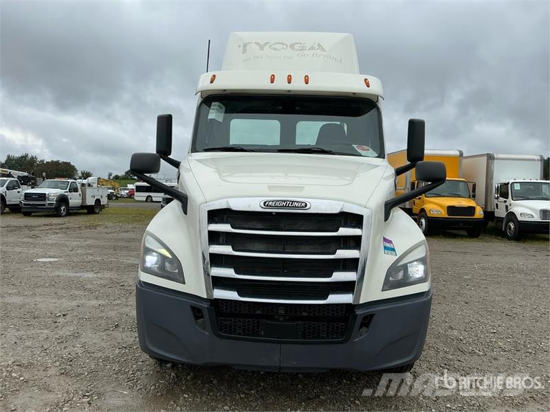 Freightliner Cascadia 126 Vetopöytäautot