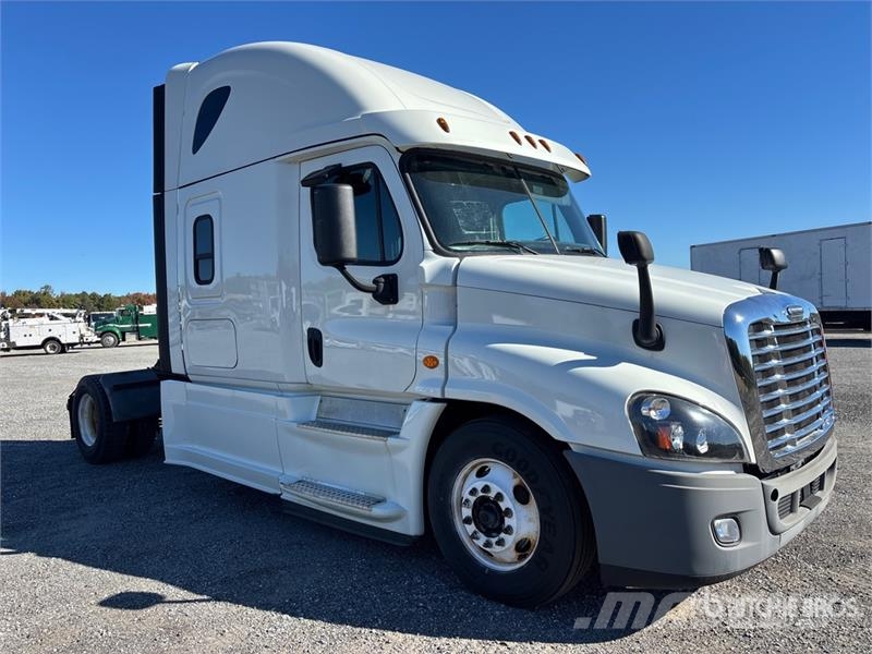 Freightliner Cascadia 125 Vilcēji