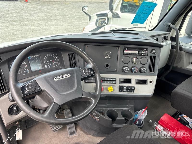 Freightliner Cascadia 126 Влекачи