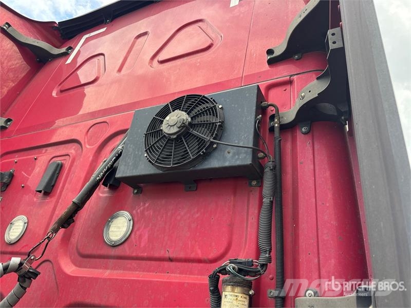 Freightliner Cascadia 126 6x4 T/A Sleeper Truck Tractor Tracteur routier