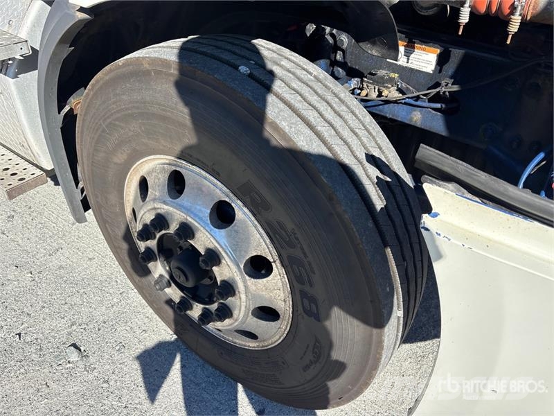 Freightliner Cascadia 116 Trekkers