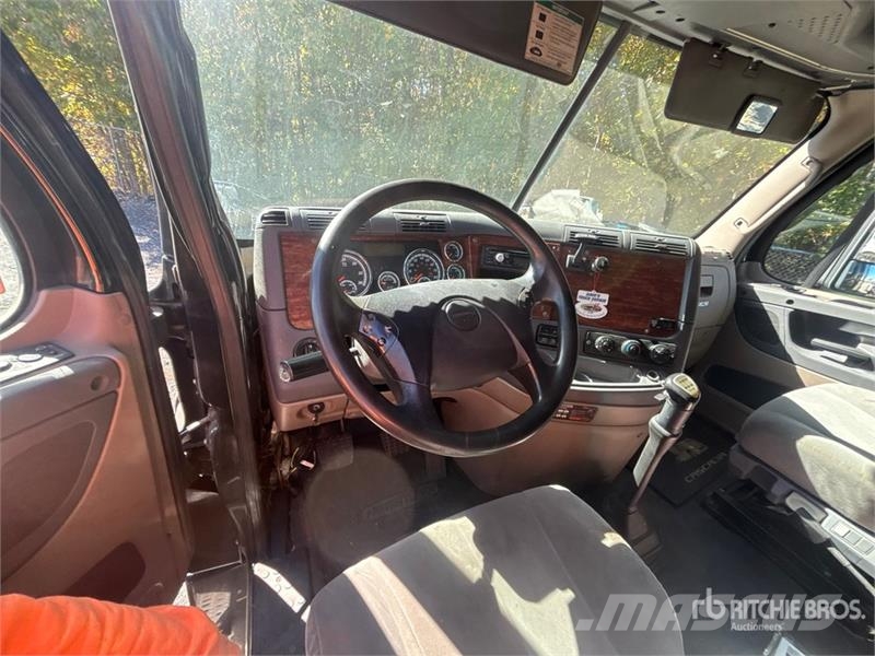 Freightliner Cascadia 125 Trekkers