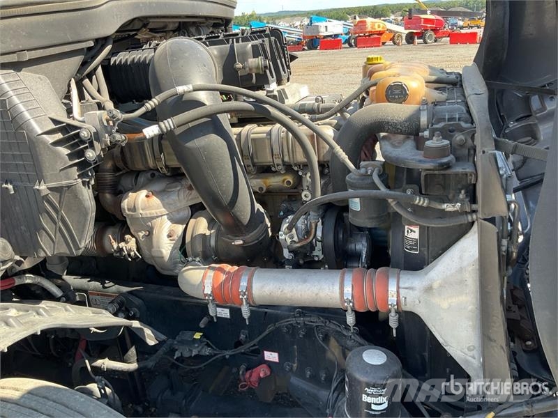 Freightliner Cascadia 126 T/A Sleeper Truck Tractor Dragbilar